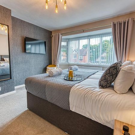 Elegant 5 Bed House - Sleeps 9, Central Solihull, Nec, Jlr, Hs2, Resorts World, Airport Business And Leisure Stays, 外观 照片